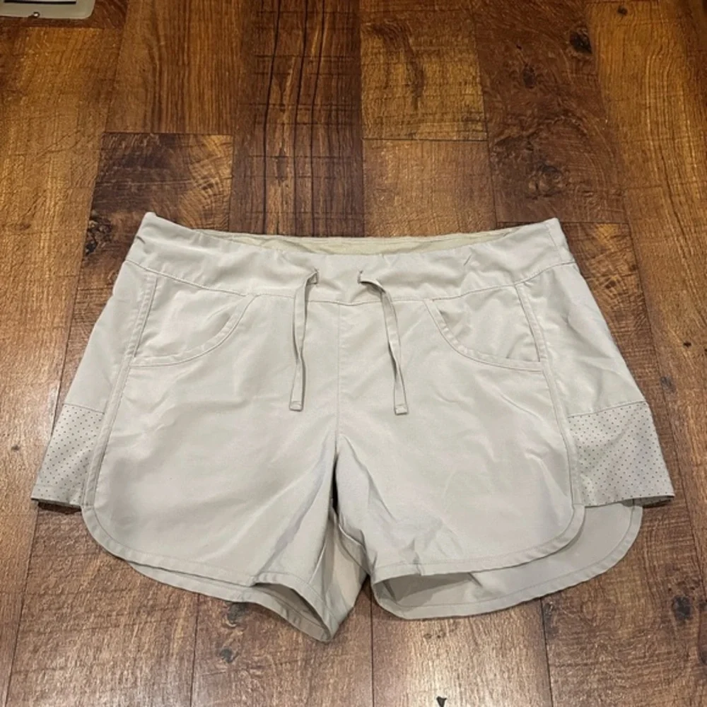 Magellan Outdoors Women's Beige Athletic Shorts